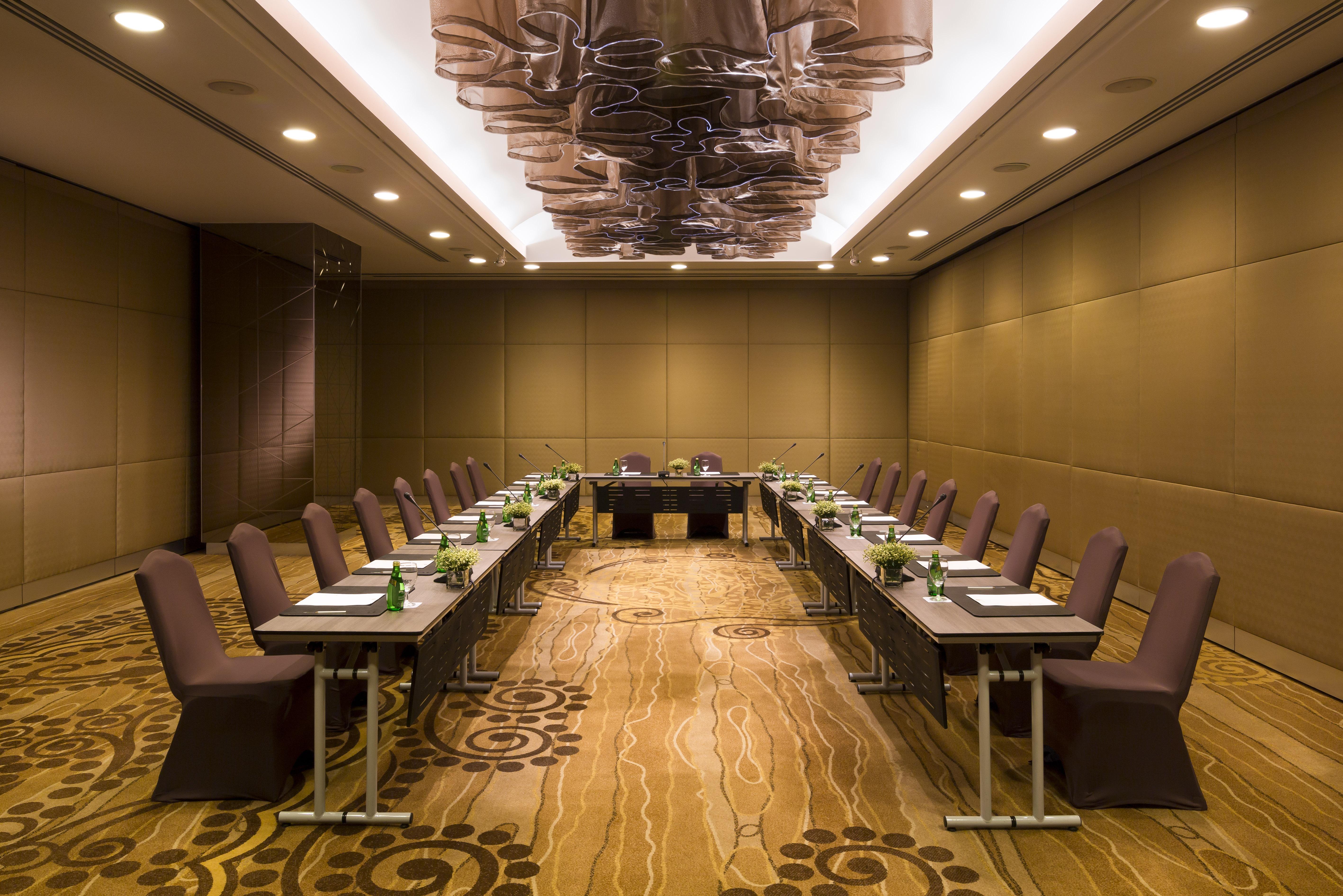 Avani Ratchada Bangkok Exterior photo
